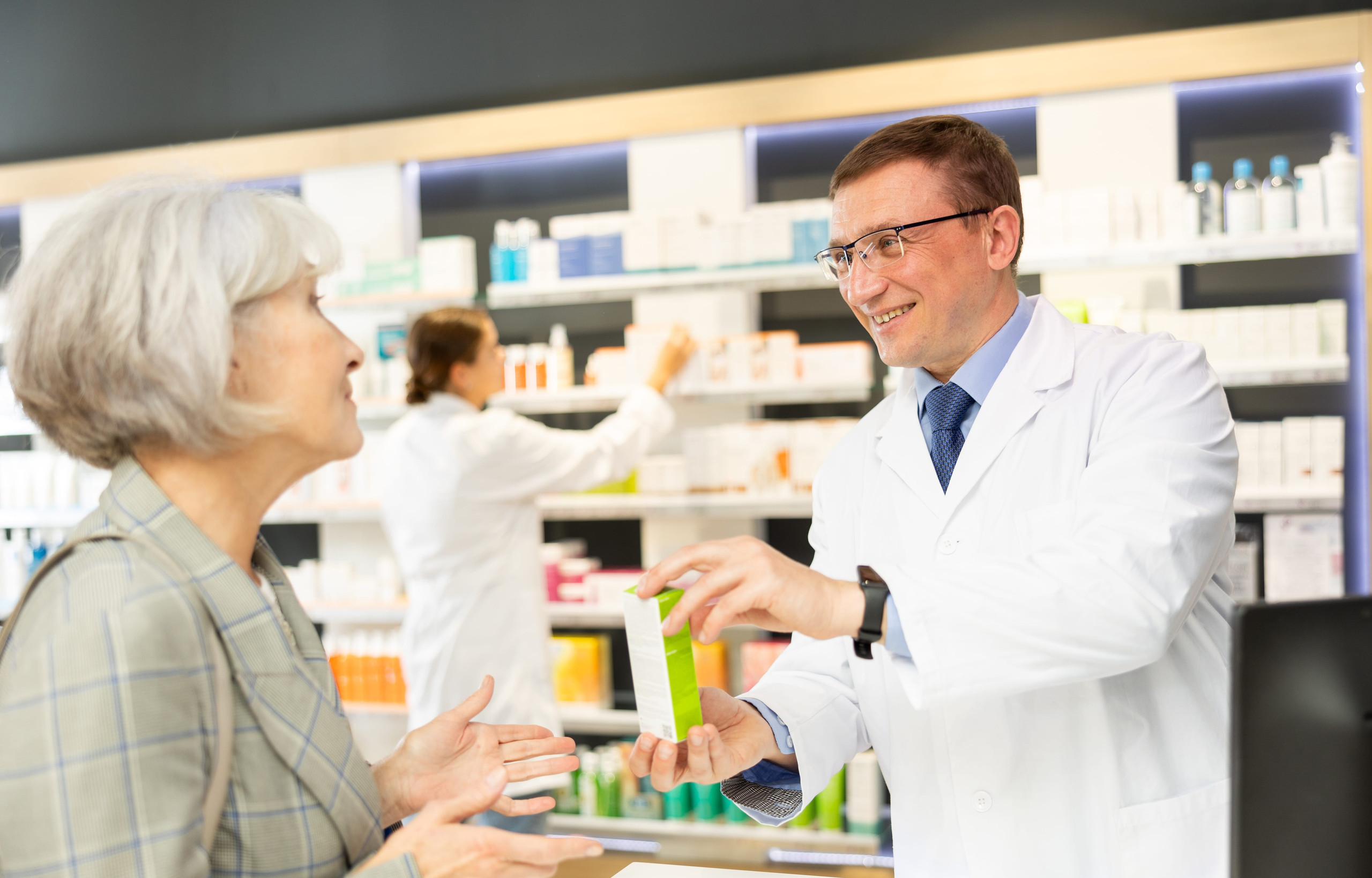 Pharmacy consultation for customized hormone therapy support